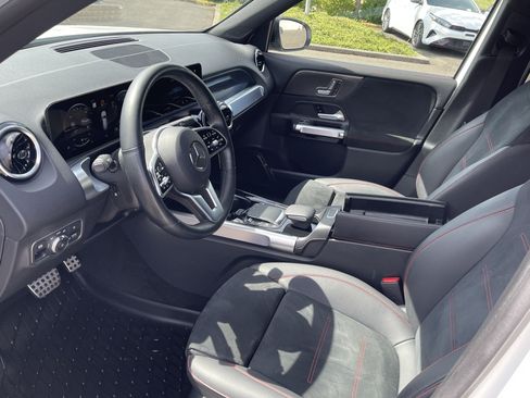 Used 2023 Mercedes-Benz GLB 250 4MATIC image 10