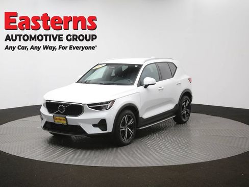 Used 2023 Volvo XC40 B5 Core AWD/4WD image 56