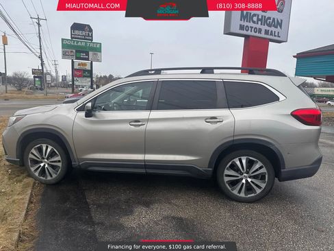 Used 2019 Subaru Ascent Premium image 2