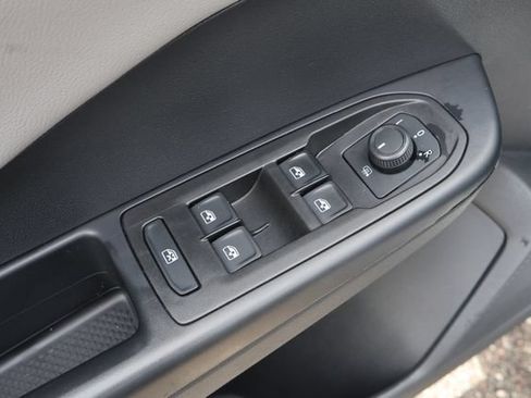 Certified 2023 Volkswagen Taos SE FWD image 13
