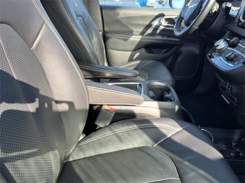 Certified 2019 Chrysler Pacifica Touring-L Plus w/ Advanced Safetytec Group image 24