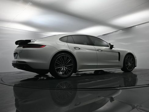 Used 2018 Porsche Panamera 4S image 48