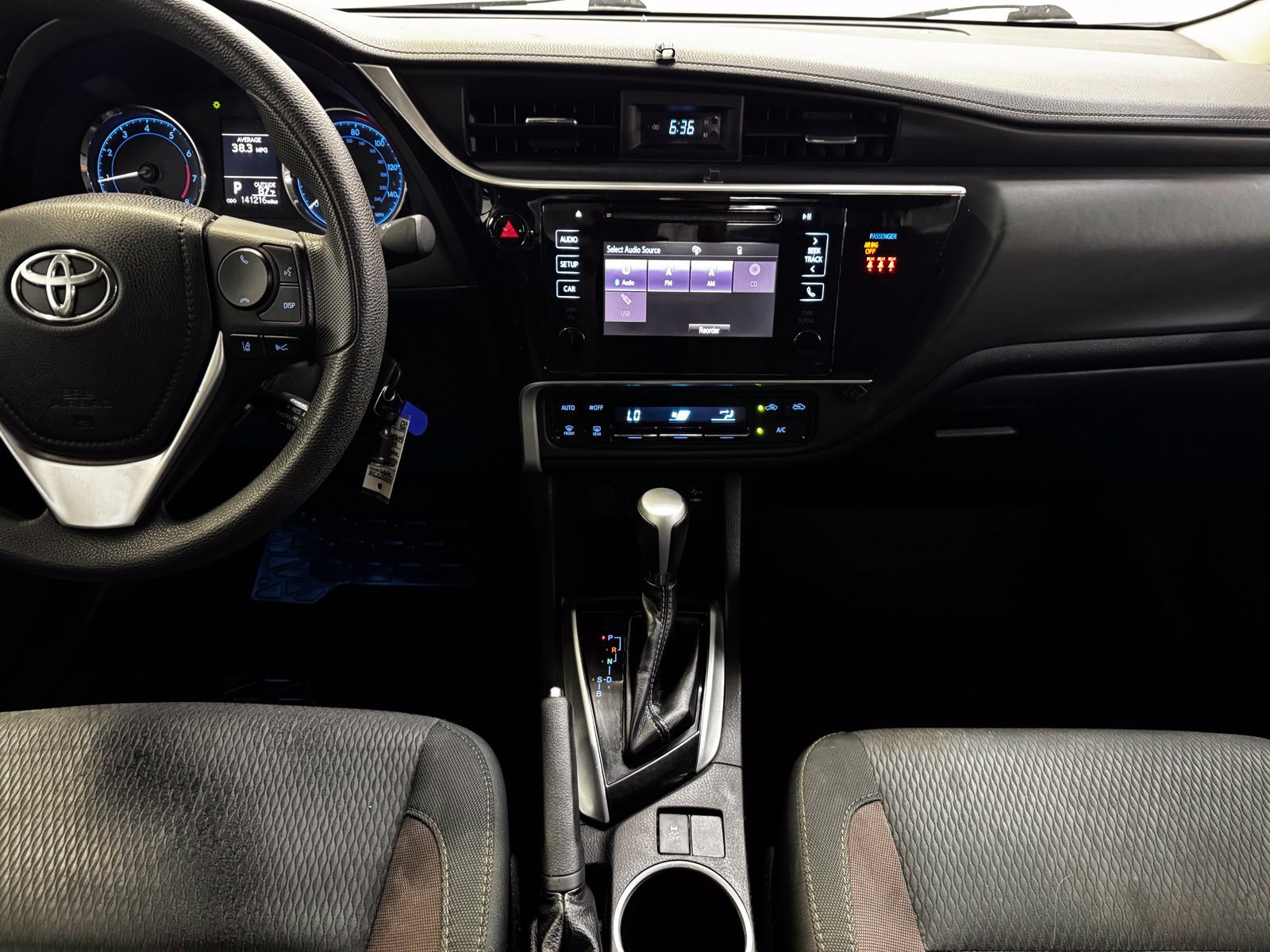 Used 2019 Toyota Corolla LE FWD image 14