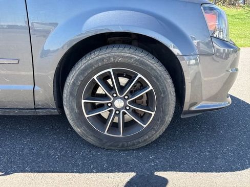 Used 2016 Dodge Grand Caravan R/T image 11