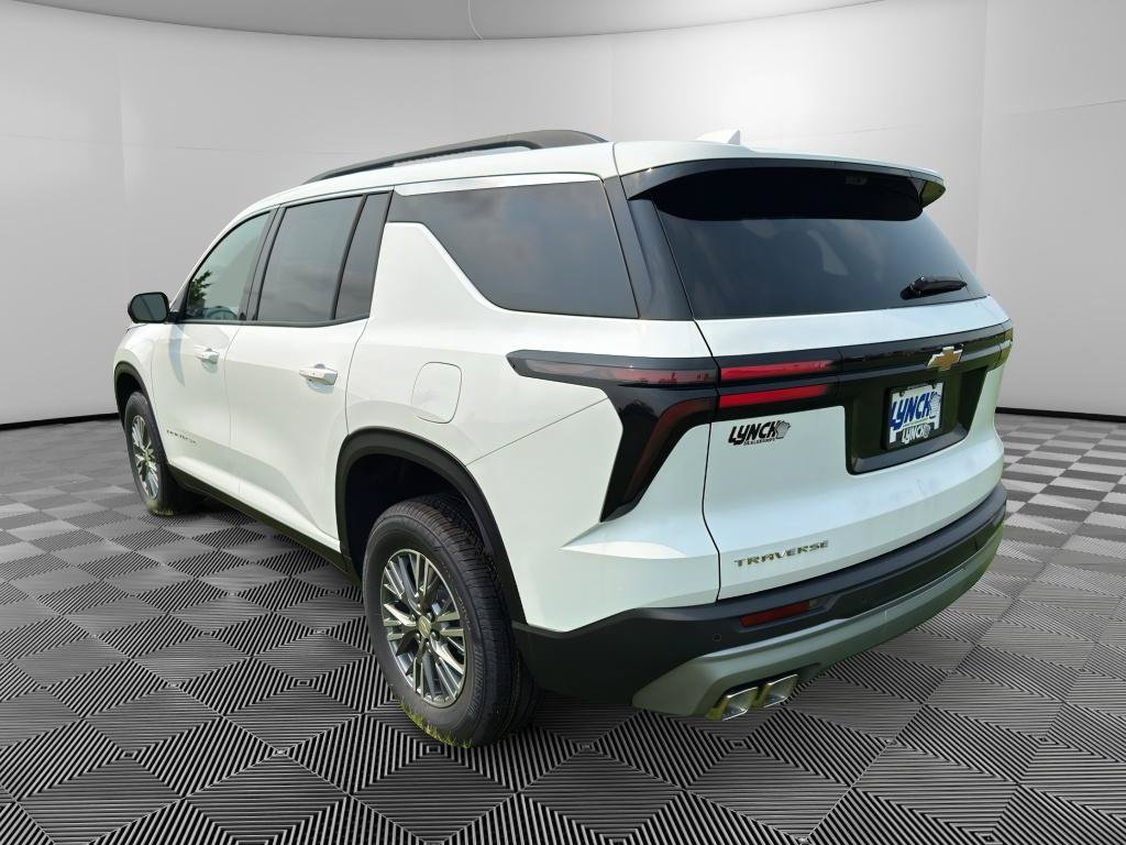 New 2026 Chevrolet Traverse LT w/ Driver Confidence Package FWD image 3