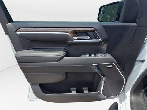 Used 2023 GMC Sierra 1500 Elevation w/ Preferred Package AWD/4WD image 10
