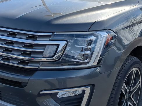 Used 2021 Ford Expedition Limited image 12