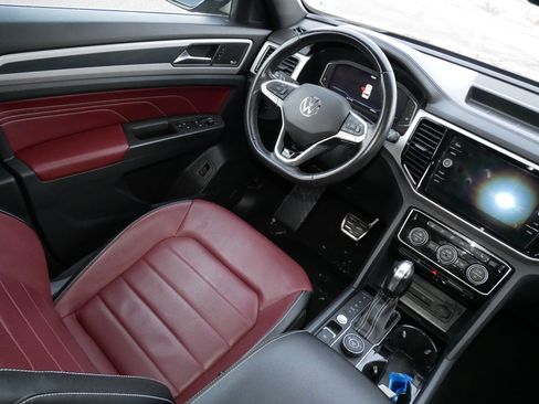 Certified 2022 Volkswagen Atlas Cross Sport SEL Premium R-Line image 9