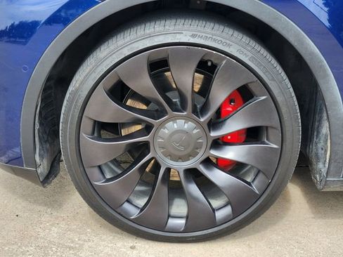 Used 2022 Tesla Model Y Performance AWD/4WD image 10