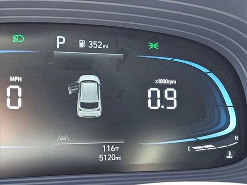Used 2025 Hyundai Venue Limited FWD image 12