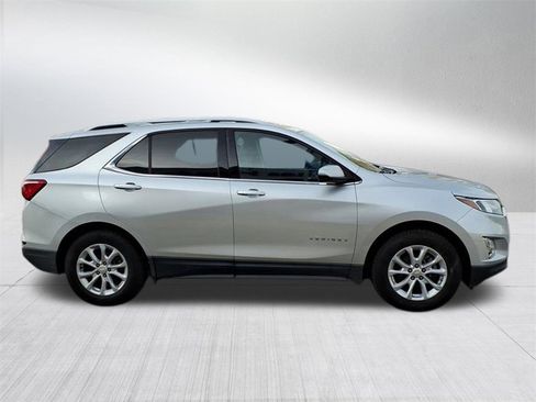 Used 2019 Chevrolet Equinox LT image 3