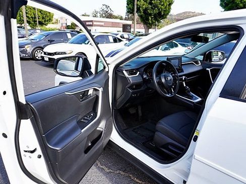 Used 2022 Toyota RAV4 LE FWD image 35