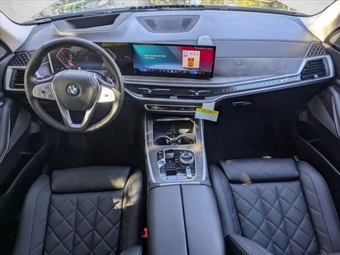 Used 2025 BMW X7 xDrive40i w/ Premium Package AWD/4WD image 16