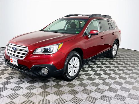 Used 2017 Subaru Outback 2.5i Premium image 3