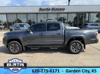 Used 2021 Toyota Tacoma TRD Off-Road image 1