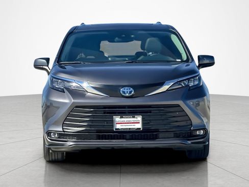 Certified 2025 Toyota Sienna XLE w/ XLE Plus Package AWD/4WD image 8