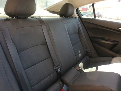 Used 2018 Chevrolet Cruze LS FWD image 16