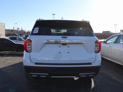 Certified 2022 Ford Explorer XLT w/ Equipment Group 202A image 9