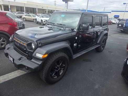 Used 2019 Jeep Wrangler Unlimited Sport image 1
