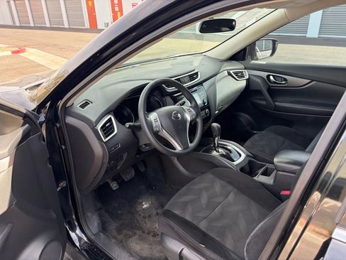 Used 2016 Nissan Rogue S image 3