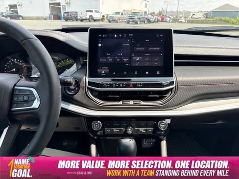 Used 2026 Jeep Compass Trailhawk AWD/4WD image 15