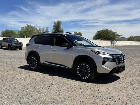 Used 2026 Nissan Rogue Platinum w/ Platinum Premium Package AWD/4WD image 8
