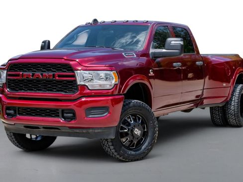 Used 2024 RAM 3500 Tradesman w/ Chrome Appearance Group AWD/4WD image 5