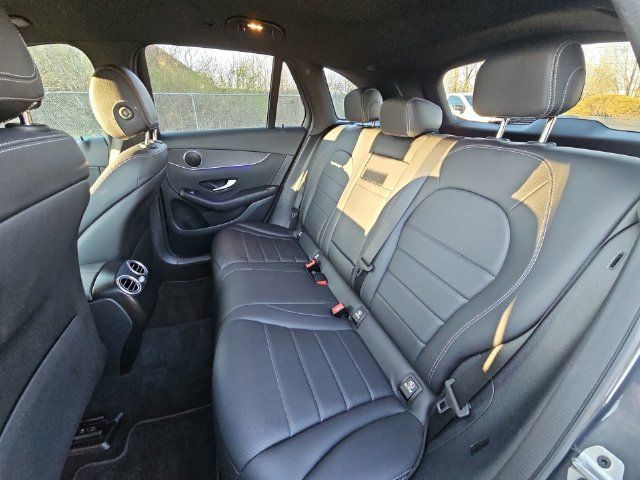 Used 2022 Mercedes-Benz GLC 300 4MATIC image 24