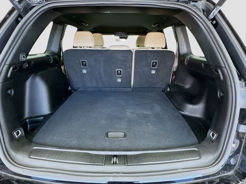 Used 2025 Jeep Grand Cherokee Limited image 18