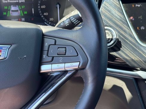 Used 2024 Cadillac XT6 Premium Luxury AWD/4WD image 9