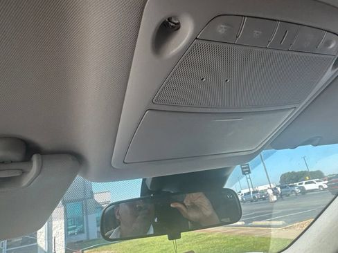 Used 2019 Nissan Rogue SV FWD image 17