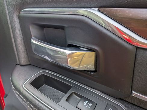 Used 2022 RAM 2500 Laramie AWD/4WD image 32