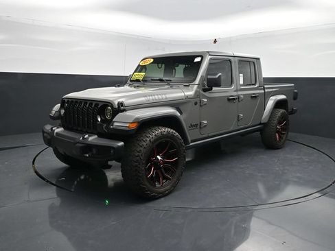 Used 2021 Jeep Gladiator Sport AWD/4WD image 4