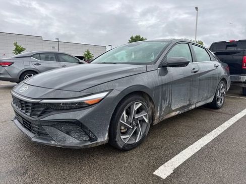 Used 2025 Hyundai Elantra SEL FWD image 1