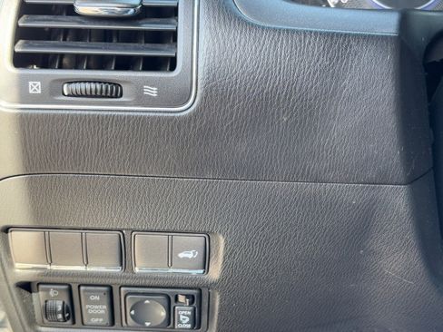 Used 2011 INFINITI QX56 Base w/ Theater Pkg image 27