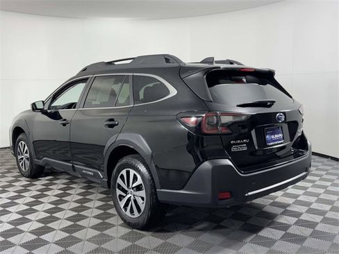 Used 2024 Subaru Outback Premium image 8