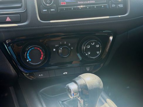 Used 2022 Honda HR-V LX image 14