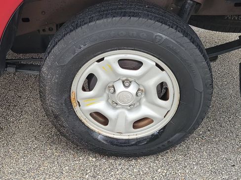 Used 2006 Toyota Tacoma 2WD Regular Cab image 5