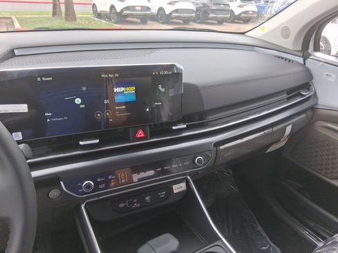 New 2026 Kia Carnival FWD image 9