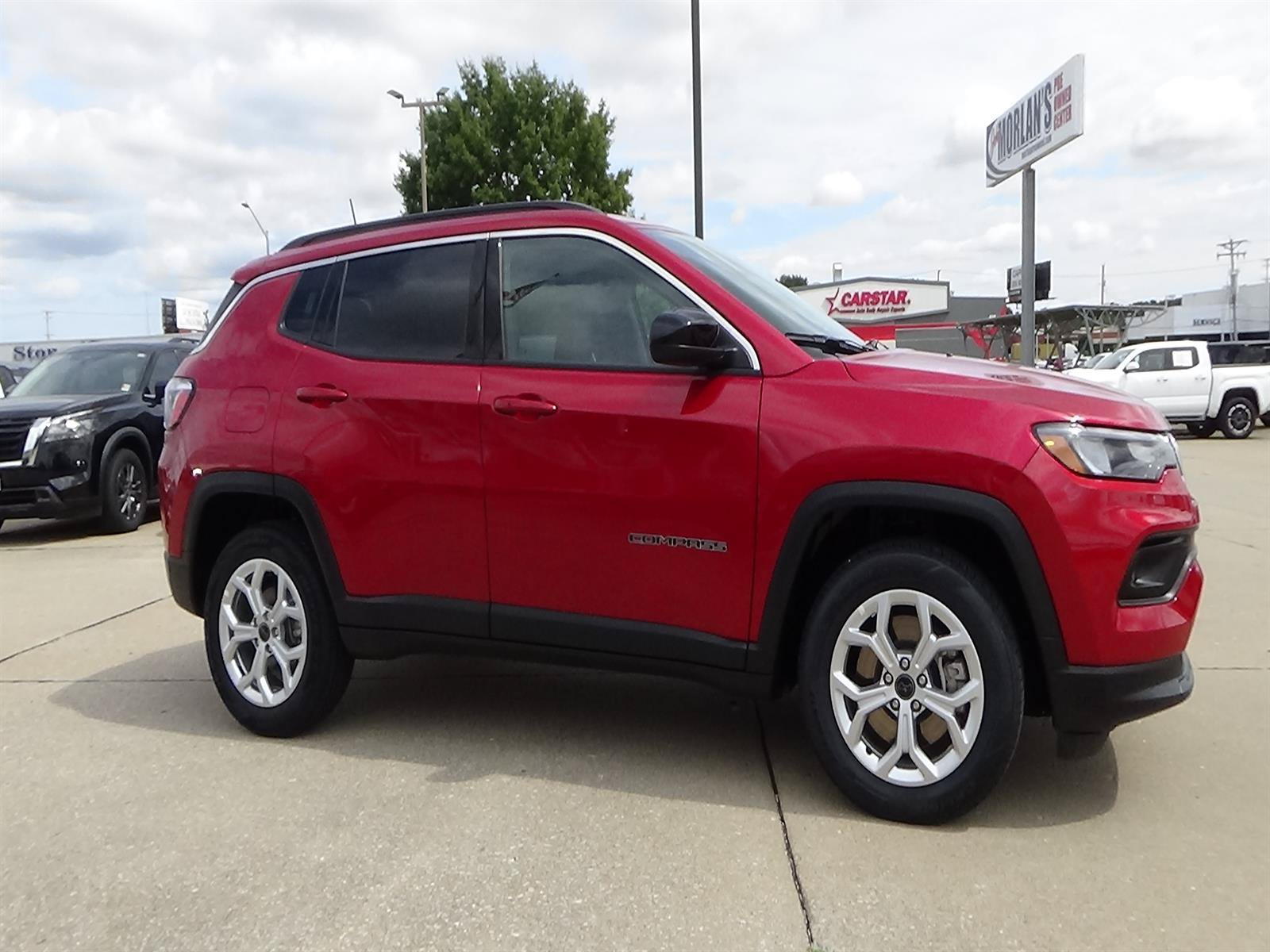Certified 2025 Jeep Compass Latitude AWD/4WD image 5