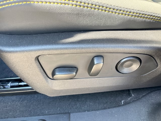 Used 2026 Chevrolet Colorado ZR2 w/ Technology Package AWD/4WD image 12