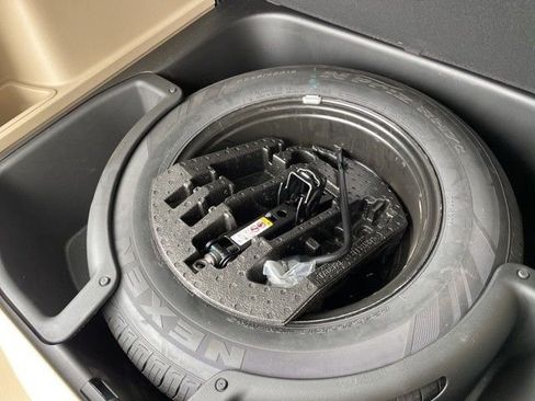 Used 2021 Jeep Grand Cherokee Limited w/ Trailer Tow Group IV image 18