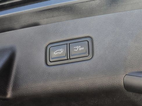Used 2026 Kia Carnival EX FWD image 16