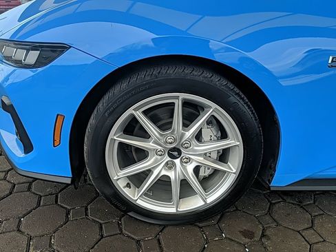 Used 2025 Ford Mustang GT Premium image 9