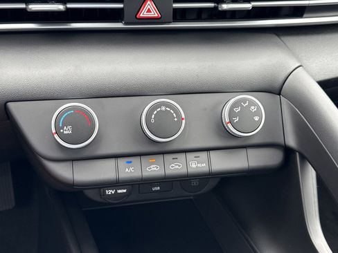 New 2026 Hyundai Elantra SE FWD image 23