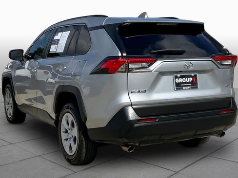 Used 2021 Toyota RAV4 LE FWD image 12