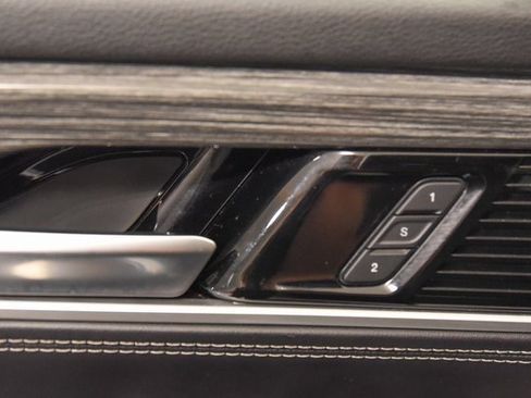 Used 2022 Jeep Wagoneer Series II w/ Premium Group I image 16