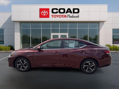 Used 2024 Nissan Sentra SV FWD image 2
