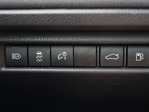 Used 2025 Toyota Camry LE AWD/4WD image 27