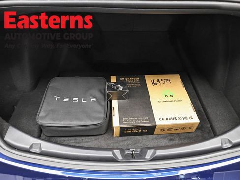 Used 2019 Tesla Model 3 Standard Range image 9